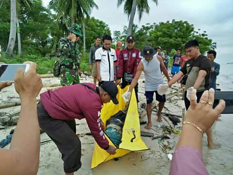 Jenazah Penumpang Kapal di Pulau Buol