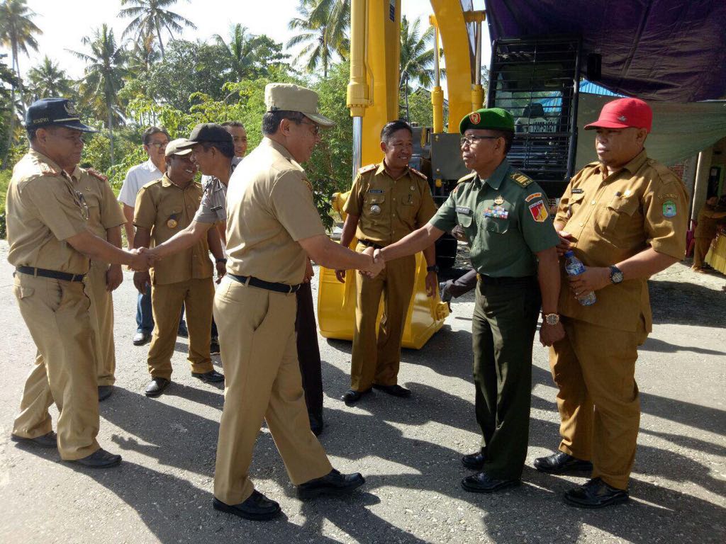 Bantuan Eksavator Poso