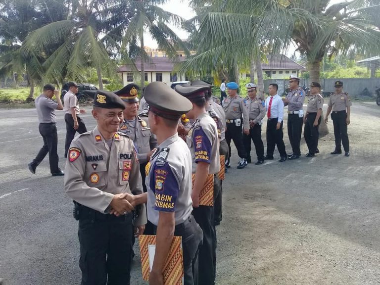 Polisi Antar Jenazah dapat penghargaan-3