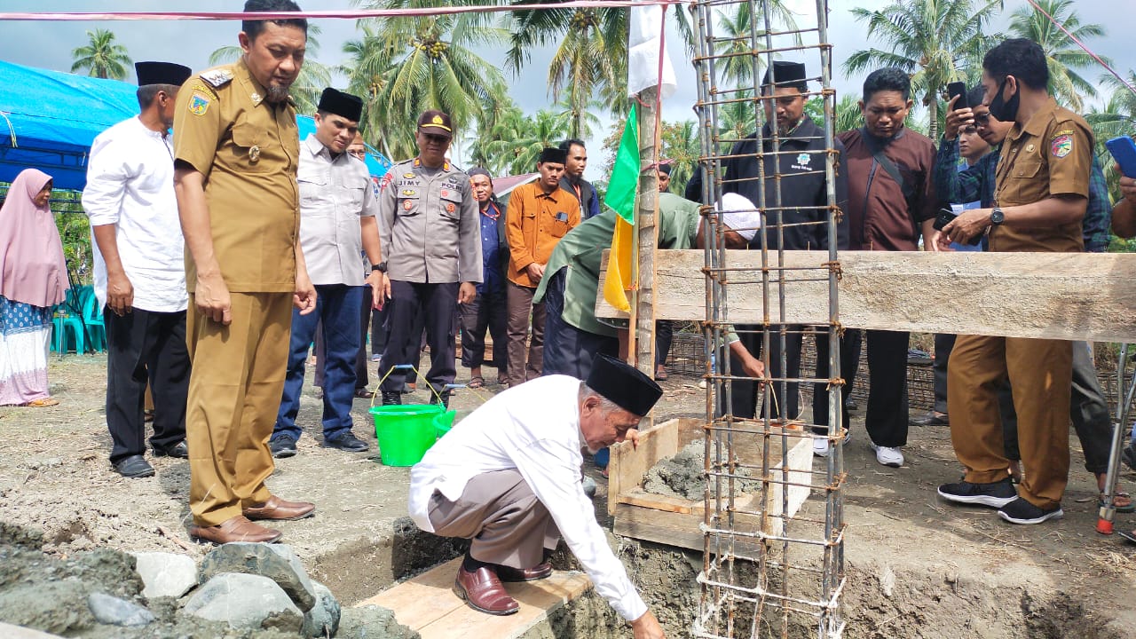 Adnan Arsal Letakkan Batu Pertama Pembangunan Masjid Al Hijrah Dondo ...